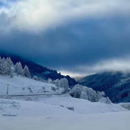 Warm Two-room In La Foux شقة